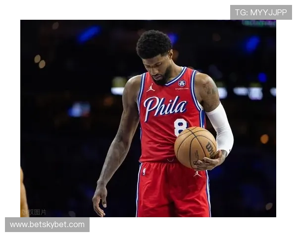 保罗·乔治这窗户外的豪车比他罚球准还让人心焦了